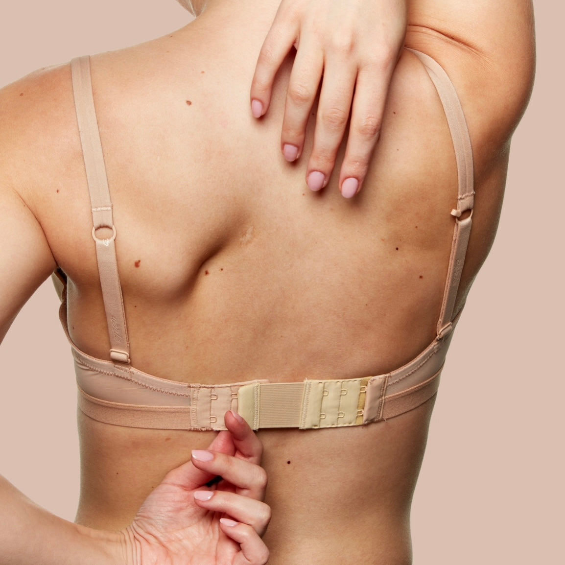 Hollywood Secrets Bra Extend Quit