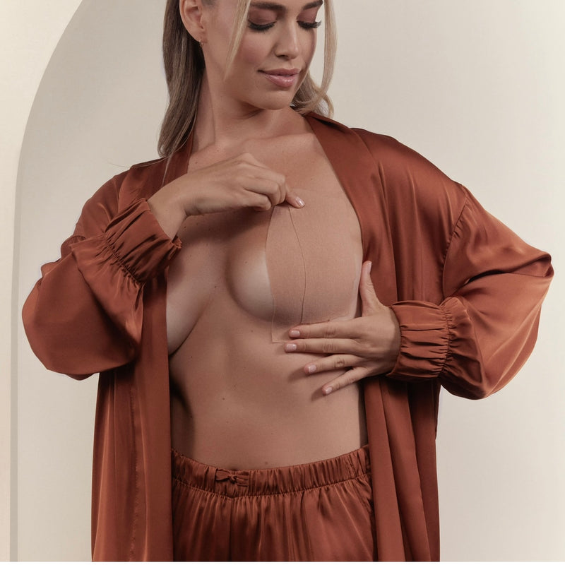 HOLLYWOOD SECRETS BOOB TAPE