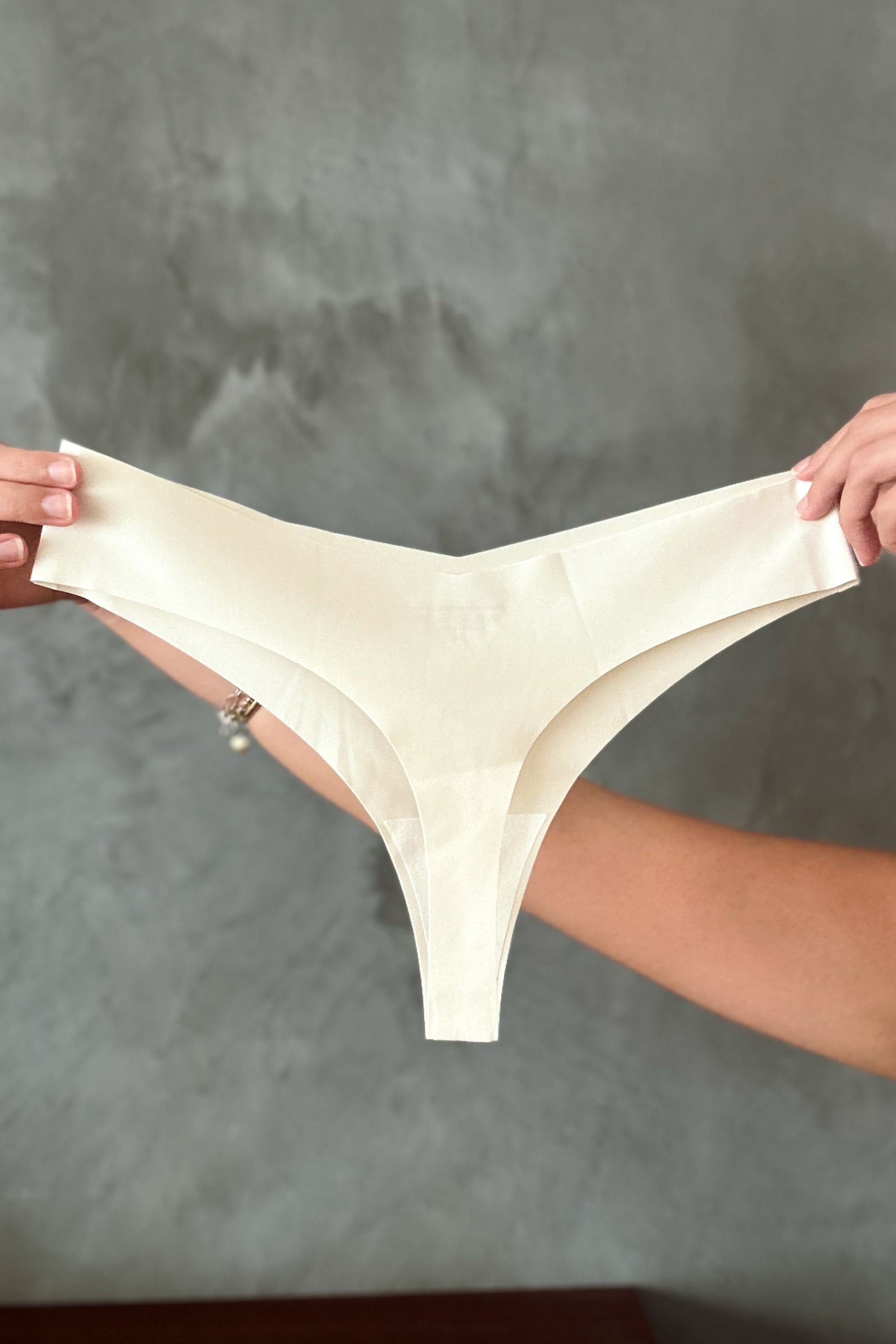 BASIC THONG BLANCO