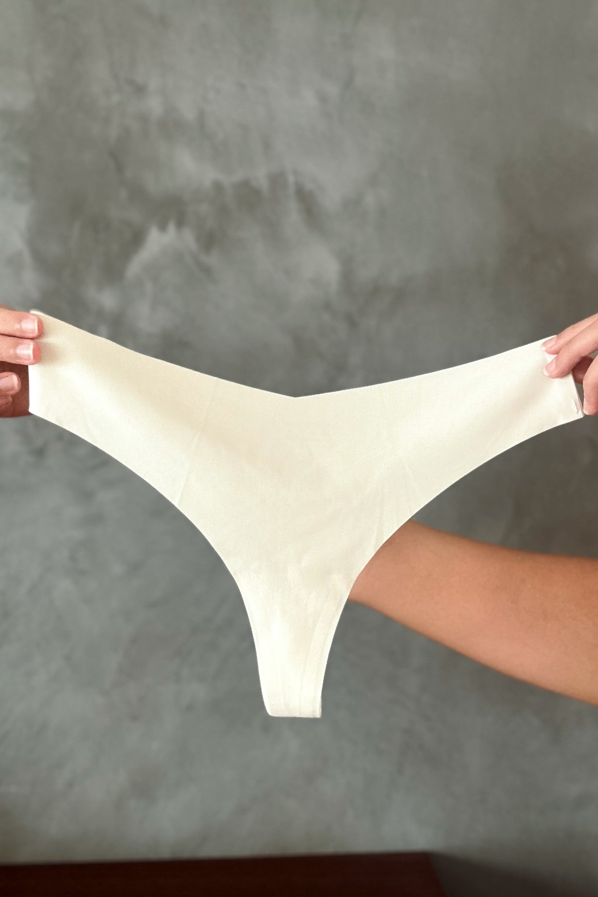 BASIC THONG BLANCO